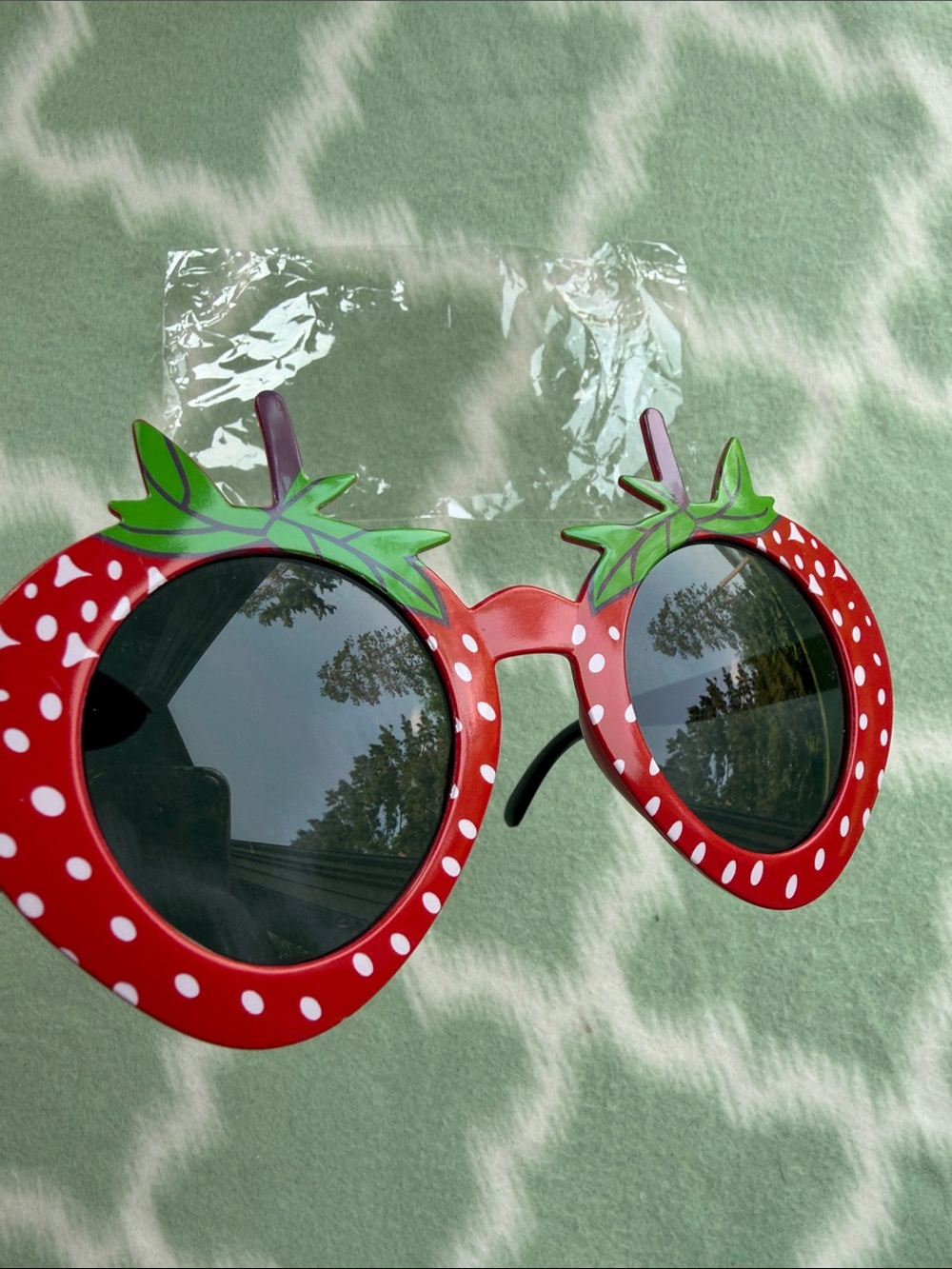 Novelty Strawberry Sunglasses - Red with Green Leaves - Picture 2 of 7